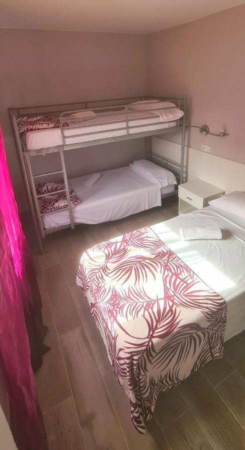 Hostal La Cabana Salou Buitenkant foto