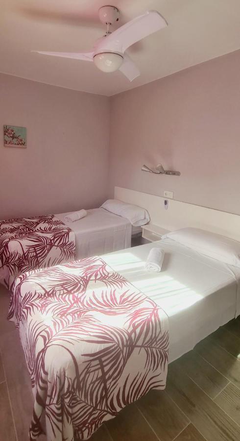 Hostal La Cabana Salou Buitenkant foto