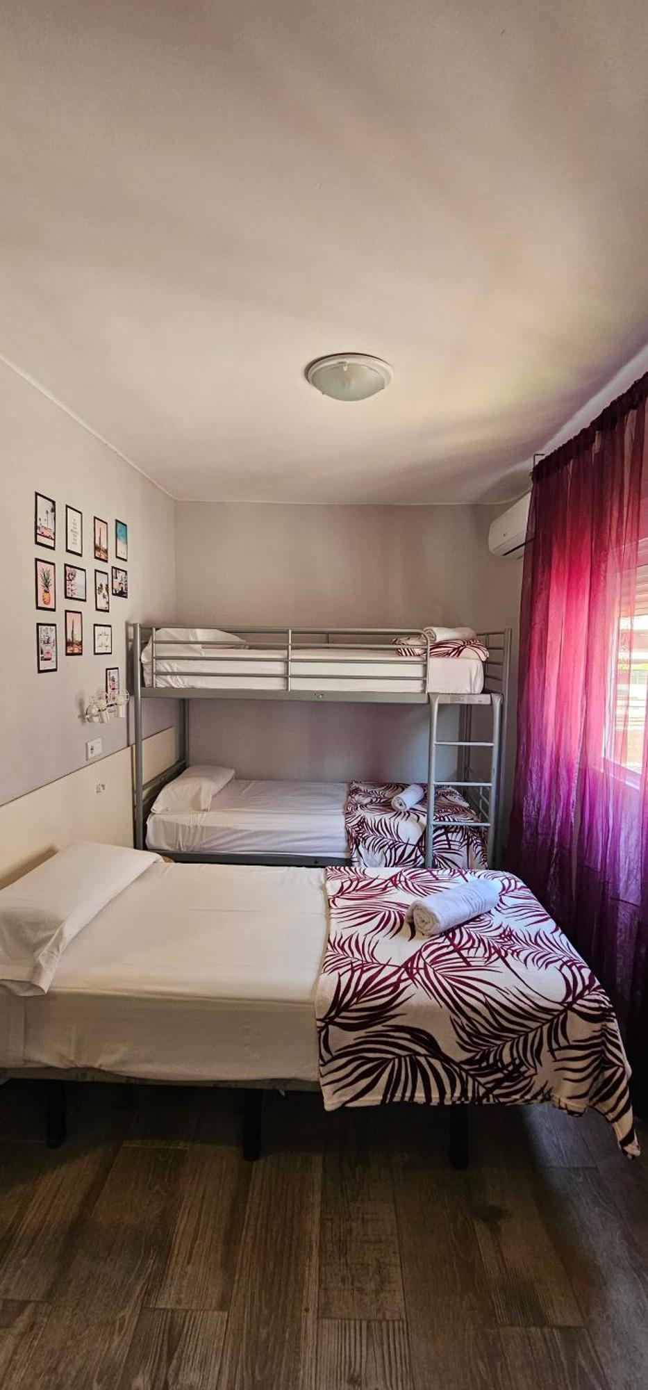 Hostal La Cabana Salou Buitenkant foto